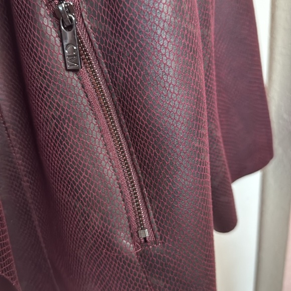 Catherine Malndrino Burgundy faux leather Jacket size 2x - Picture 5 of 10